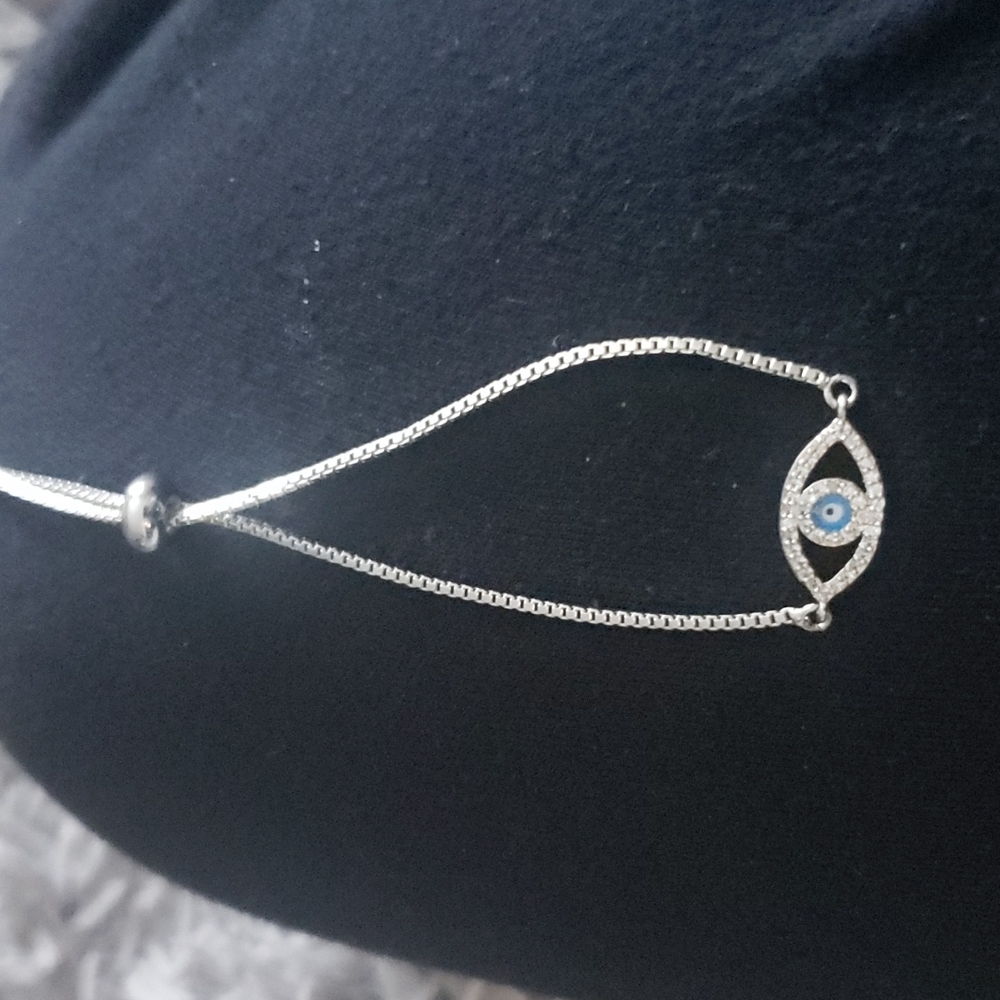 Evil eye sliding adjustable bracelet - Picture 3 of 3